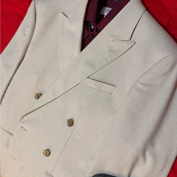 Men's Cream Double-Breasted Suit